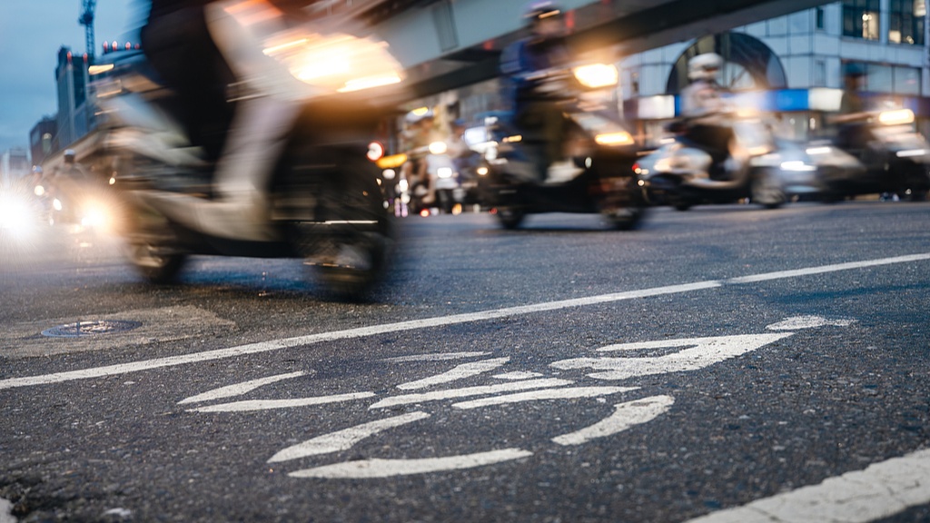 北京电动自行车每年增100万辆50个地铁站周边将治理停车难